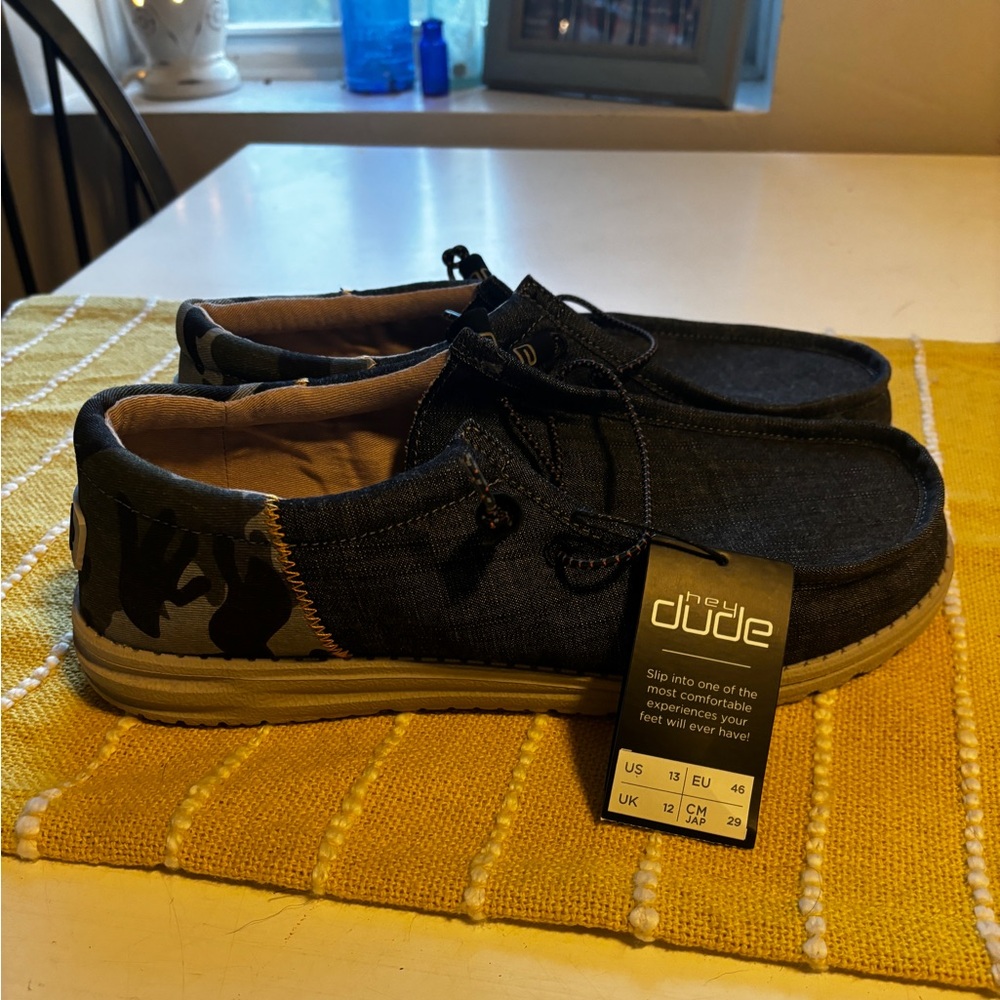 NWT Hey Dudes mens size 13